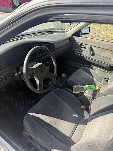 Унаа: Mazda 626: 1991 г., 2.2 л, Кол менен иштөөчү, Бензин, Хетчбек — 7