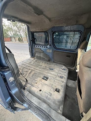 8: Ford Tourneo Connect: 2003 г., 1.8 л, Механика, Дизель, Фургон — 6
