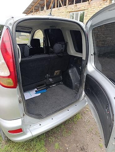 ниже: Toyota Funcargo: 2003 г., 1.5 л, Автомат, Бензин, Фургон — 10