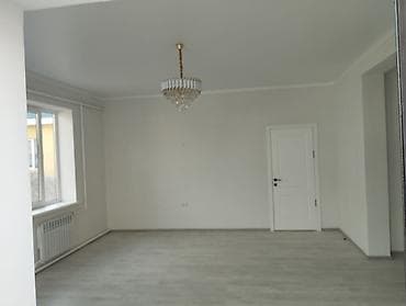 дом с: Продаётся жилой дом с ограждённым двором. Характеристики: - — 5