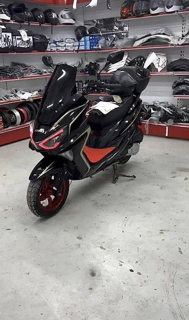 sc project: Скутер GDGSX maxi-формата Описание: - Городской максискутер в — 1