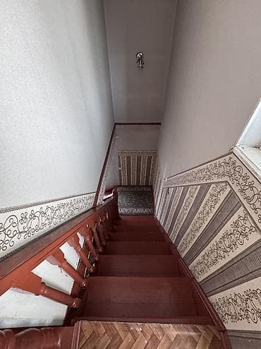 Продажа домов: Арча Бешик 📍Продается 2 этажный дом 7 комнат 174 кв м, фактически — 7