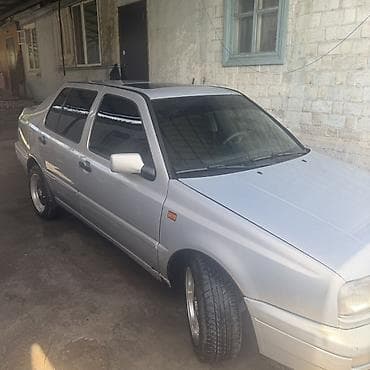 Продажа авто: Volkswagen Vento: 1996 г., Седан — 4