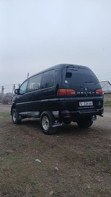 4 5мм: Mitsubishi Delica: 2003 г., 2.8 л, Автомат, Дизель, Вэн/Минивэн — 3