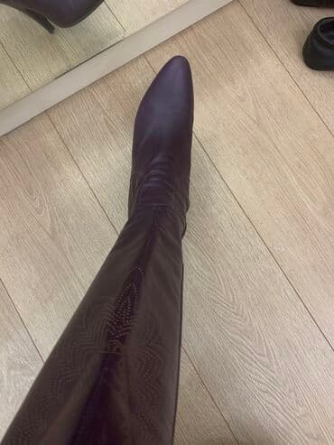 сапоги из натурального меха и кожи: Сапоги ботфорты, длина до колен, р 38-39, натуральная кожа, состояние — 5