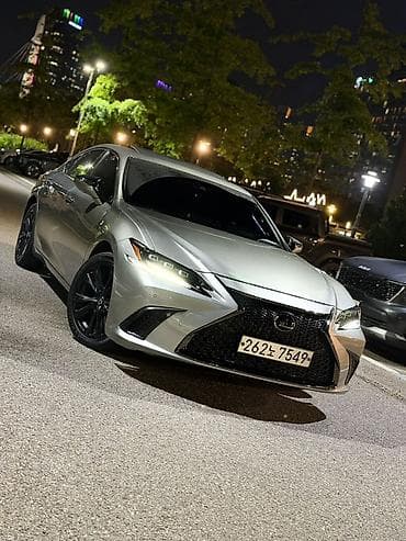 Lexus ES: 2023 г., Гибрид, Седан