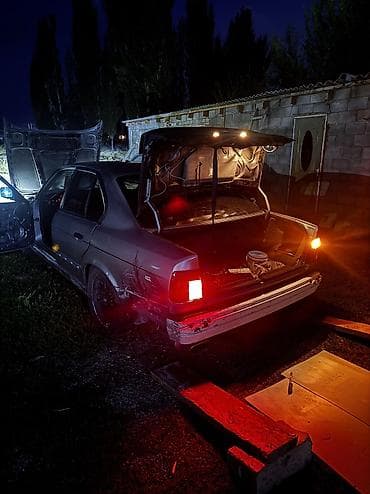 mazda 5: BMW 5 series: 1988 г., 2.5 л, Механика, Бензин, Седан — 3