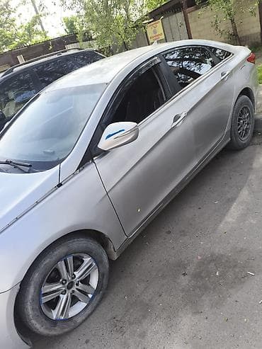 nisan maxima: Седан серебристого цвета. Характеристики и оснащение по фото: - — 2