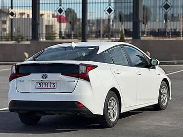Продажа авто: Toyota Prius: 2019 г., 1.8 л, Вариатор, Гибрид, Седан — 10