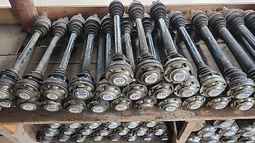 е38: Полуоси задние Е39 е38 е90 е60 е53 е65 е70 Полуоси заднии 1 521 131 — 2