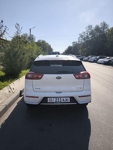 smart plus: Kia Niro: 2018 г., 1.6 л, Робот, Гибрид, Кроссовер — 5