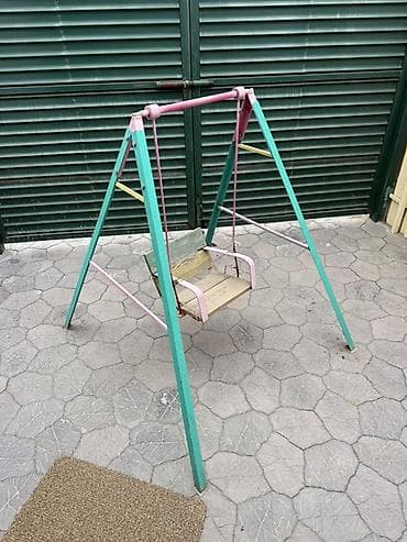 качели для детей: Детская качеля для улицы/дачи. - Конструкция: металлическая стойка — 2