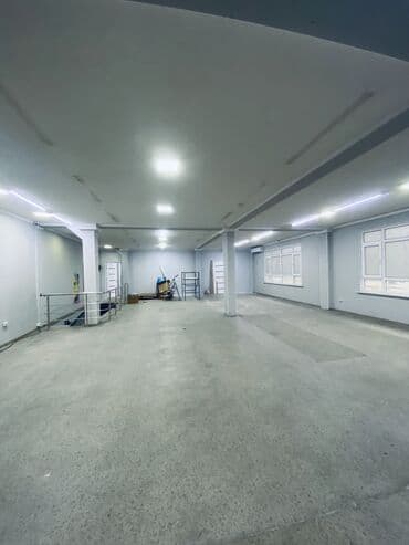 продаю дом под орозбекова бишкеке: Сдаю Магазин, Отдельностоящий магазин, 100 м² 1 линия — 6