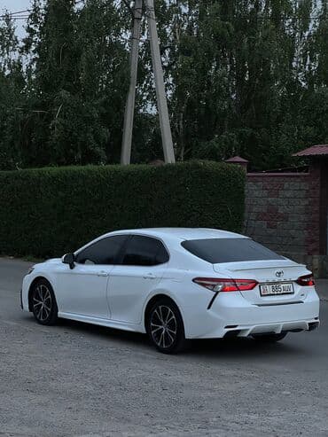 срочно продаю в связи с переездом: Toyota Camry: 2019 г., 2.5 л, Автомат, Бензин, Седан — 5