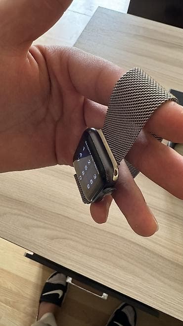 p9 ultra 2: Apple Watch — 4