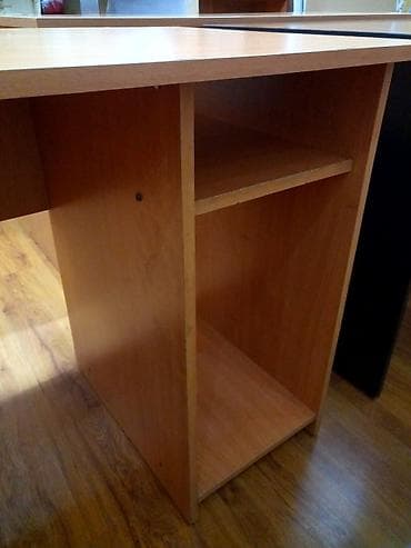 стол для письма: Письменный стол, Б/у — 9