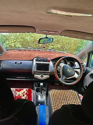 arizzo 8: Honda Fit: 2007 г., 1.3 л, Автомат, Бензин, Хэтчбэк — 5