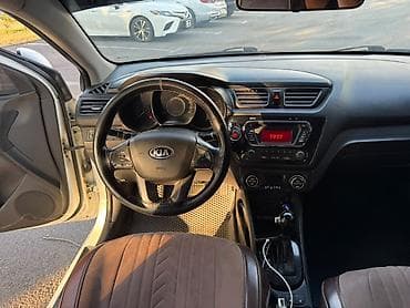 Продажа авто: Kia Rio: 2014 г., 1.6 л, Автомат, Бензин, Седан — 10