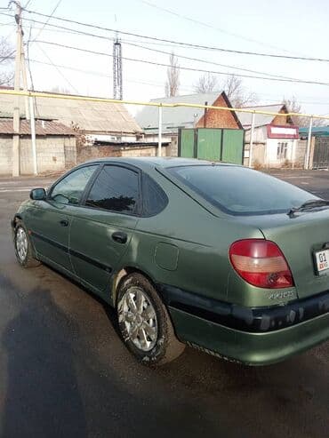 машина авт: Toyota Avensis: 2002 г., Автомат — 8