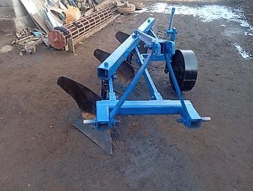 Навесной плуг 3-корпусный для трактора - Тип: навесной, трехкорпусный — 1