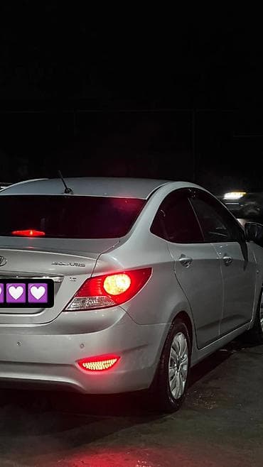 Hyundai Solaris: 2011 г., 1.6 л, Автомат, Бензин, Седан