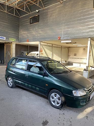 Mitsubishi Space Star: 2000 г., 1.3 л, Механика, Бензин, Хэтчбэк