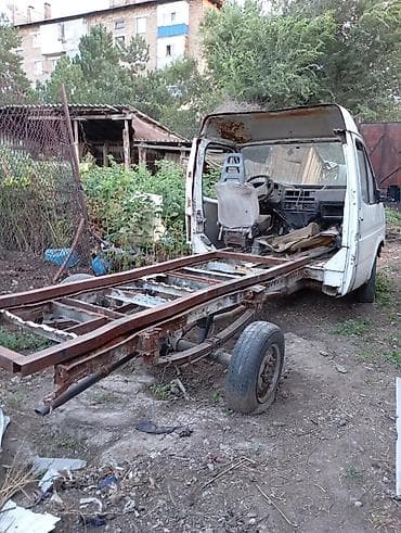 Транспорт: Предлагается каркас микроавтобуса Ford Transit с кабиной. Автомобиль — 1