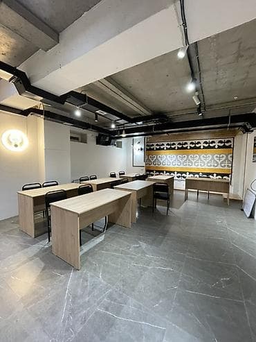 сдаю работу: 🏢 Сдается коммерческое помещение — 200 м² 📍 Первая линия — Жибек Жолу — 3