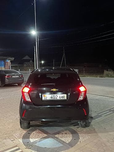 Продажа авто: Chevrolet Spark: 2015 г., Автомат, Бензин, Хэтчбэк — 3