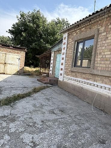 гараж сокулук: Продается кирпичный дом, без ремонта. 4 комнаты и веранда. Есть — 5