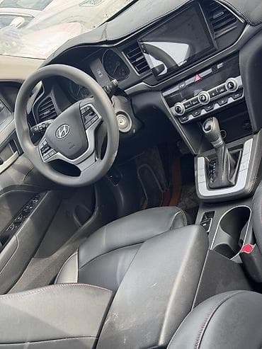 лексус кроссовер гибрид: Hyundai Elantra: 2020 г., 1.6 л, Автомат, Гибрид, Седан — 9