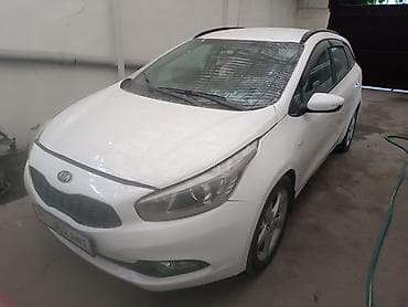 Kia Ceed: 2015 г., 1.6 л, Механика, Бензин, Универсал
