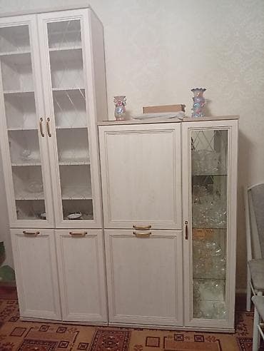 офисные шкаф: Стенка-шкаф, Тип стенки-шкафа: Модульная, Для зала, Особенности: Для хранения посуды — 1