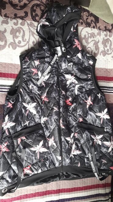 купить спортивный костюм женский недорого от производителя: Модная, молодёжная жилетка на весну/осень шикарного размера (62-64) — 1