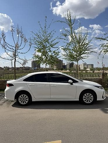 Продажа авто: Toyota Corolla: 2019 г., 1.8 л, Автомат, Гибрид, Седан — 3