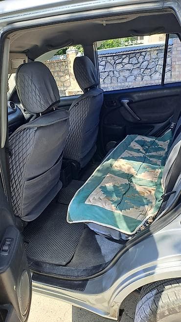 Унаа: Toyota RAV4: 2005 г., 1.8 л, Кол менен иштөөчү, Бензин, Кроссовер — 8