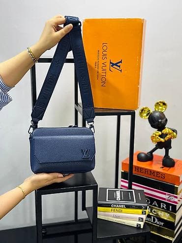 louis: Сумка через плечо Louis Vuitton - Модель: компактная — 1