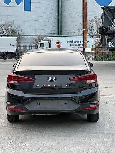 продаю венто: Hyundai Avante: 2019 г., Седан — 4