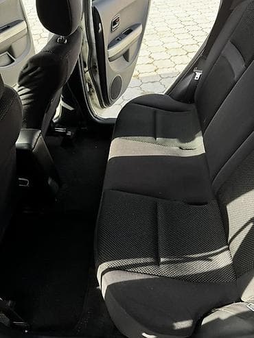 авта: Toyota Ist: 2003 г., 1.3 л, Автомат, Бензин, Хэтчбэк — 10