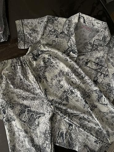 Платья: Пижамный комплект с шортами и рубашкой и штанами Оформление: коробка — 1