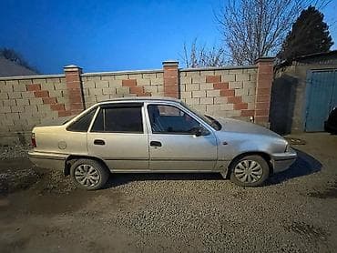Daewoo Nexia: 2005 г., 1.5 л, Механика, Бензин, Седан