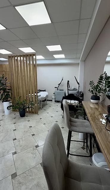 Сулуулук салондору: Сдаётся рабочее место (стол) для провиста / визажиста Ищешь уютное — 7