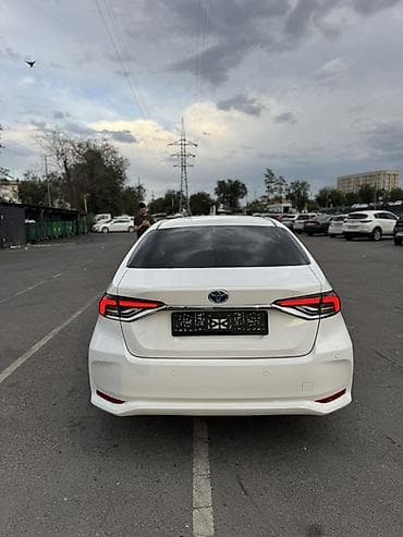 byd e2 2019: Toyota Corolla: 2022 г., 1.8 л, Вариатор, Бензин, Седан — 2