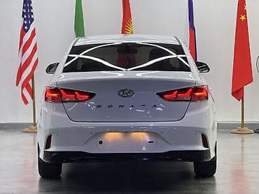 Hyundai Sonata: 2023 г., 2 л, Автомат, Газ, Седан — 4