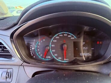 авто в долг: Chevrolet Spark: 2017 г., 1 л, Автомат, Бензин, Хэтчбэк — 4