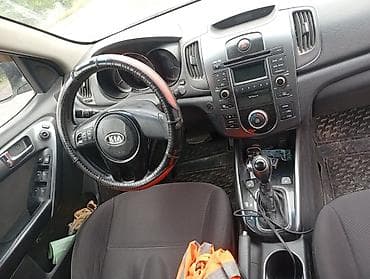 Kia Cerato: 2012 г., 1.6 л, Автомат, Бензин, Седан — 5