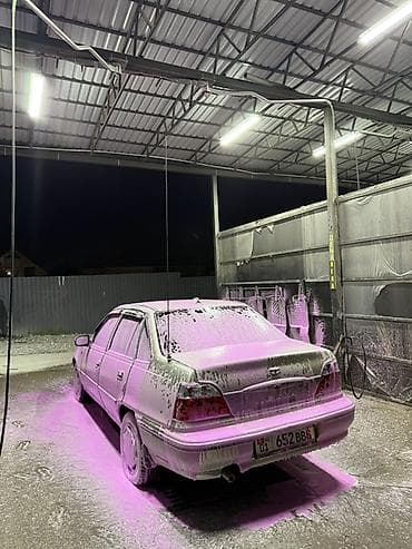 тонировка продажа: Услуги тонировки автомобилей. На фото показан процесс выполнения — 4