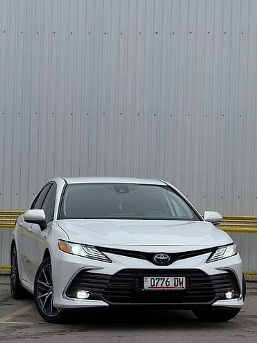 corolla s: Toyota Camry: 2021 г., 2.5 л, Автомат, Гибрид, Седан — 1