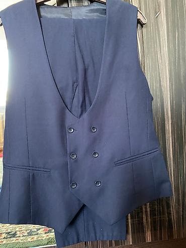 Жынсылар: Турецкий костюм 3ка отличного качества синего цвета размер 52 был одет — 2