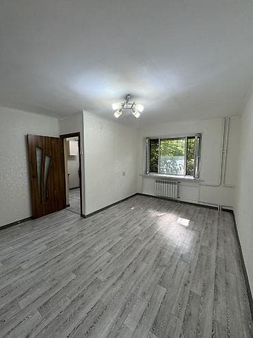 14: 1 комната, 30 м², ул. Ахунбаева / Малдыбаева Хрущевка, 1 этаж, Евроремонт — 1